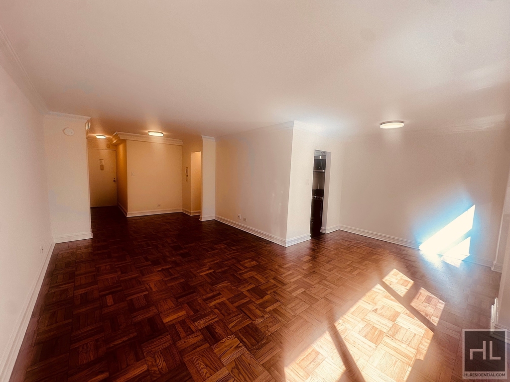 East 79 Street - Photo 1