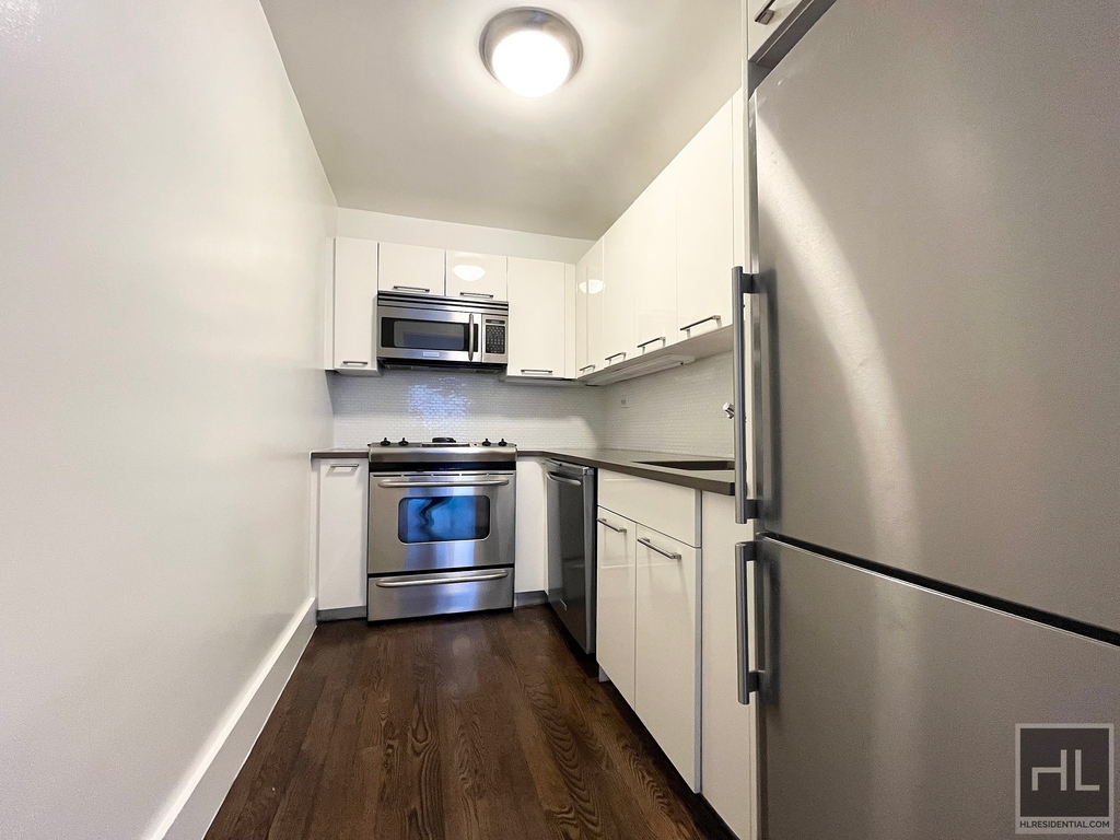 East 63 Street - Photo 3
