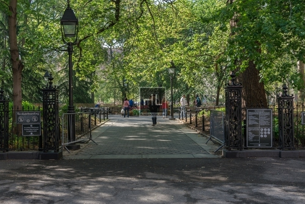 Hudson Street - Photo 3