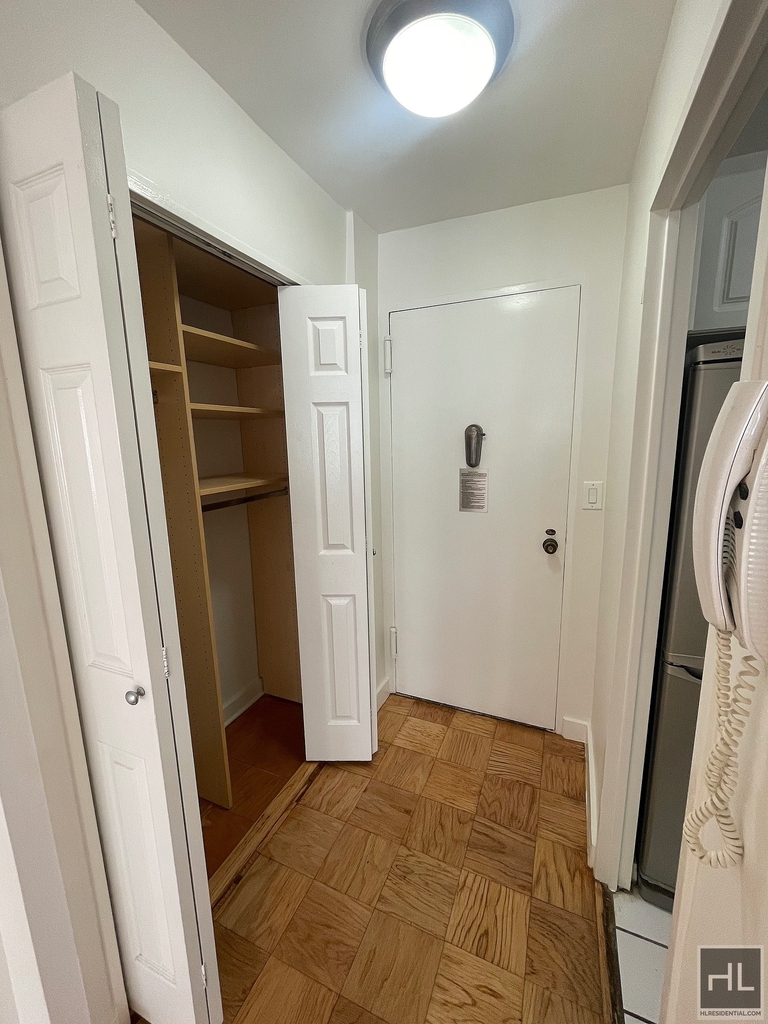 East 36 Street - Photo 8