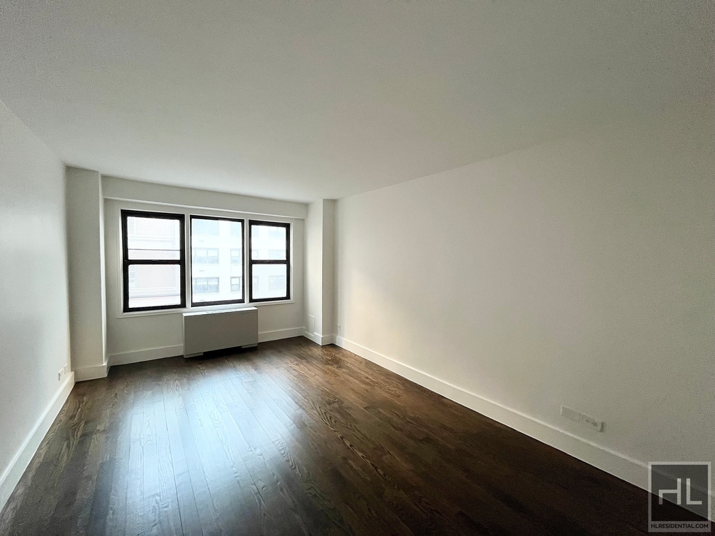 East 63 Street - Photo 14