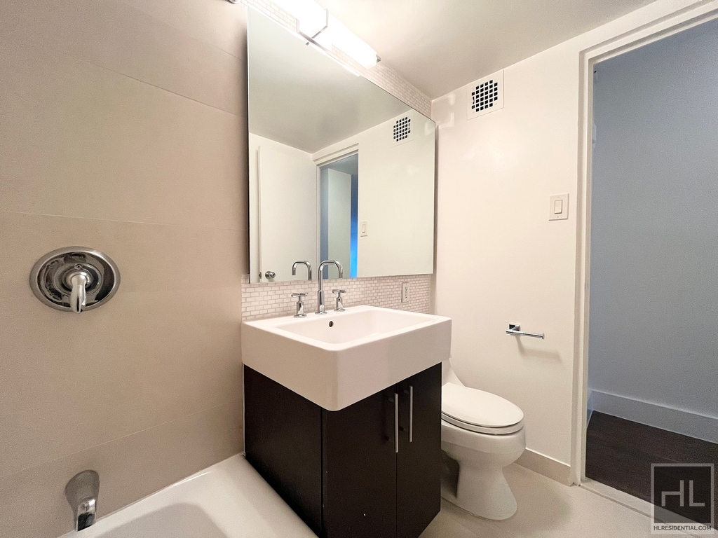 East 63 Street - Photo 5