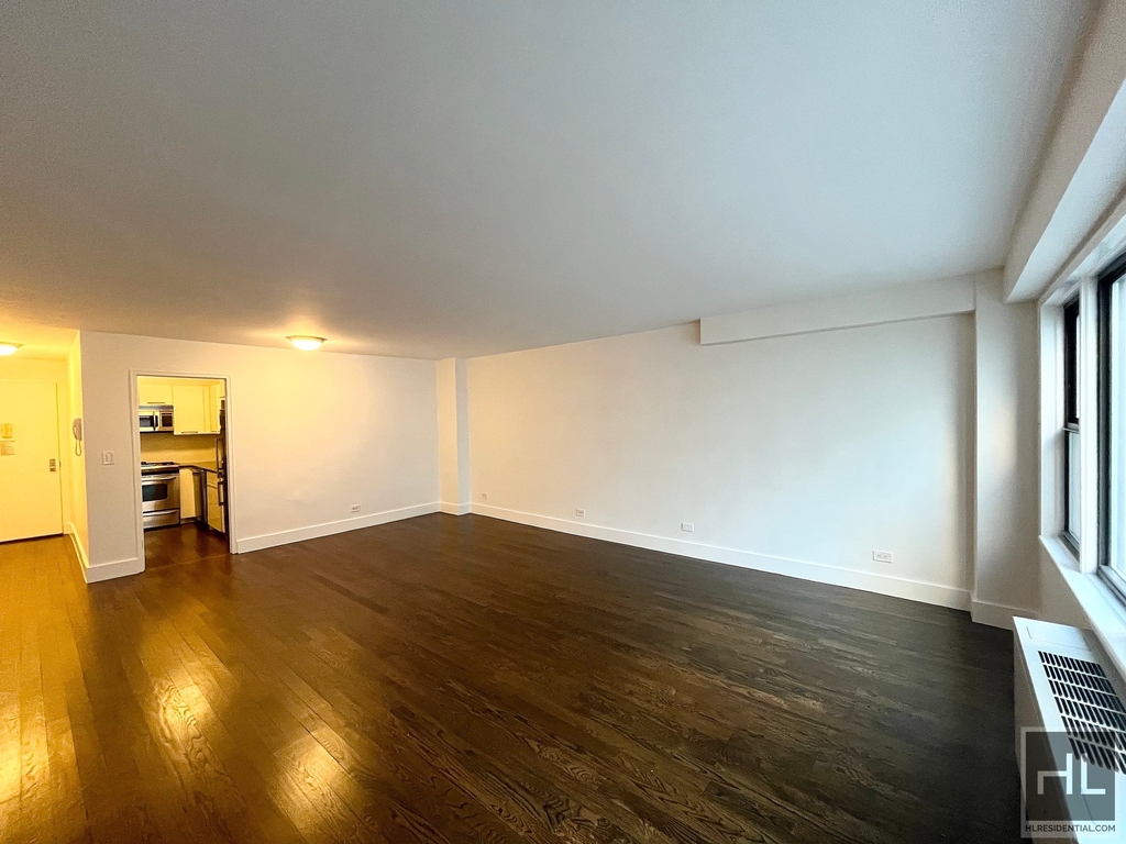 East 63 Street - Photo 0