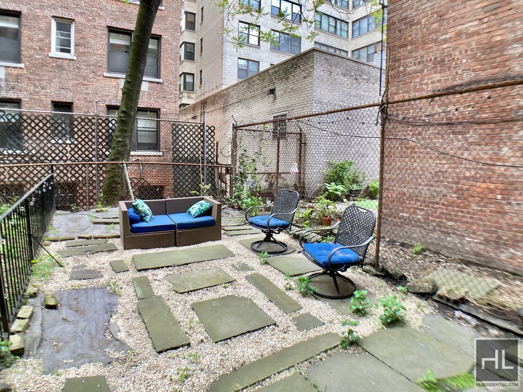 East 89 Street - Photo 5