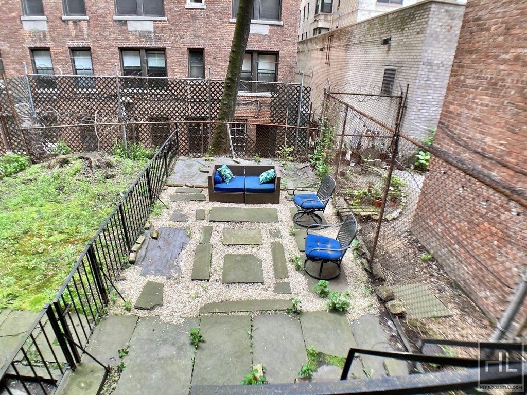 East 89 Street - Photo 4