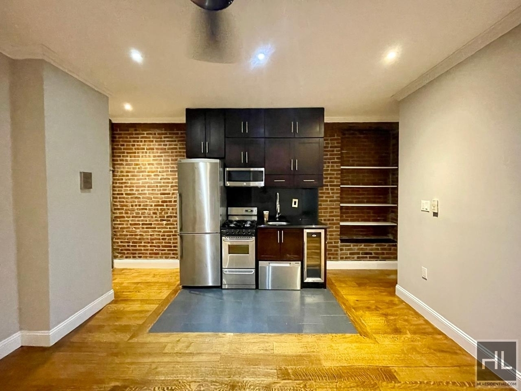West 103rd Street - Photo 8