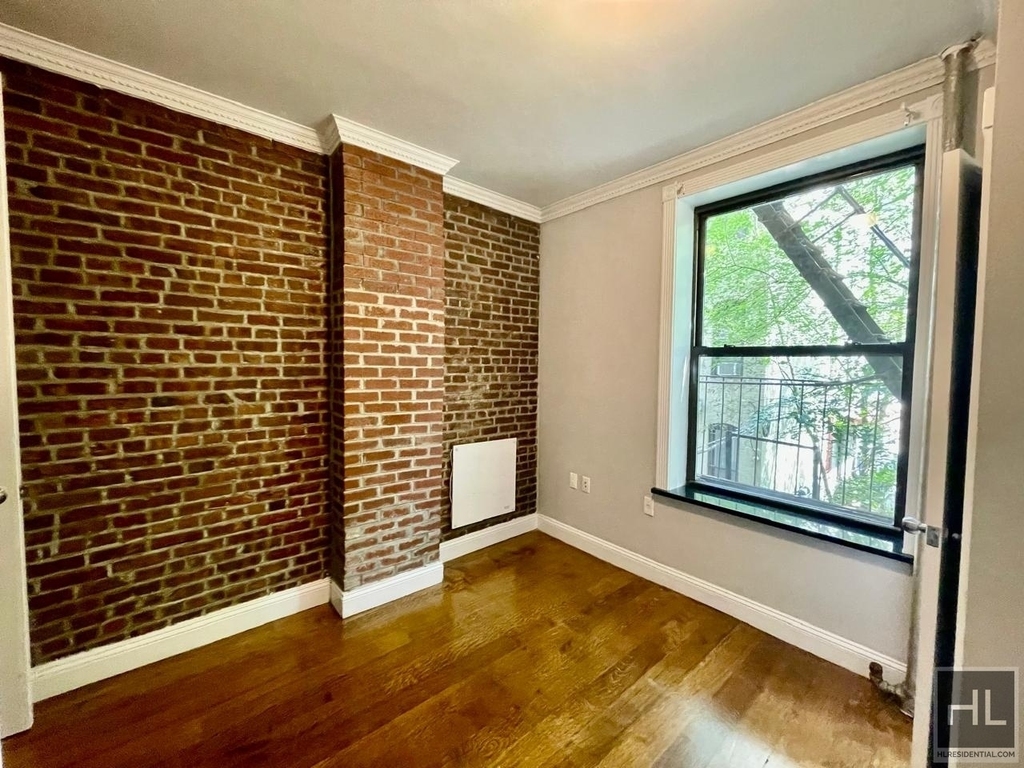 West 103rd Street - Photo 4