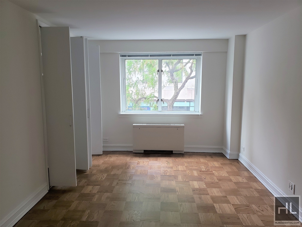 East 71st Street - Photo 3