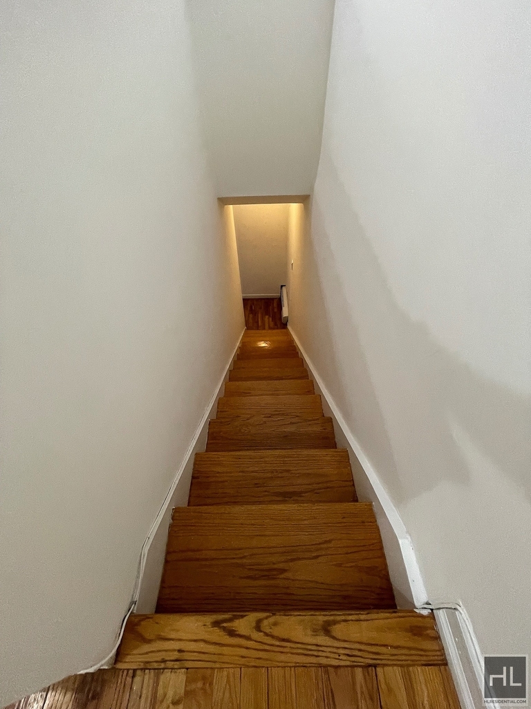 York Avenue - Photo 3