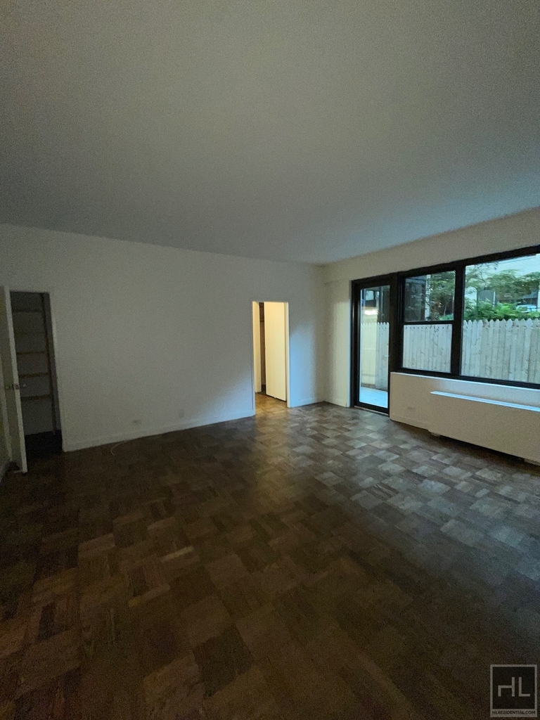 East 49 Street - Photo 2