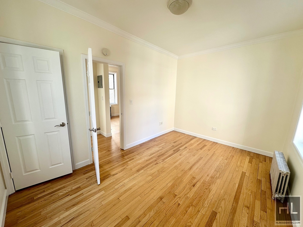 West 13 Street - Photo 1