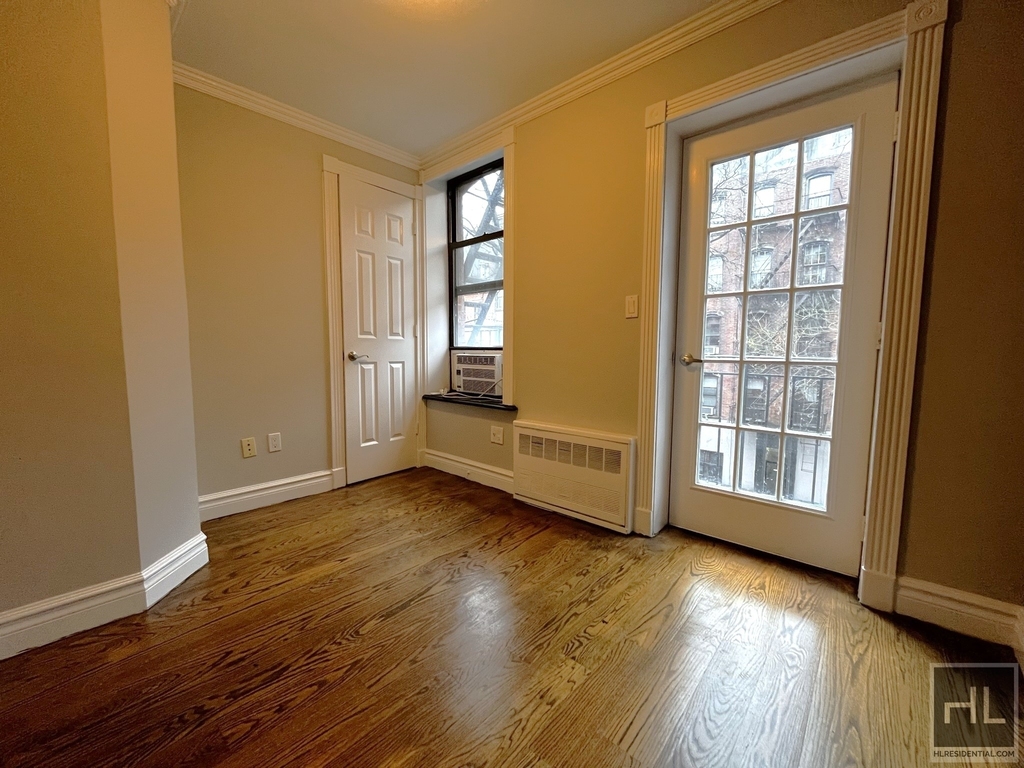 East 5 Street - Photo 2