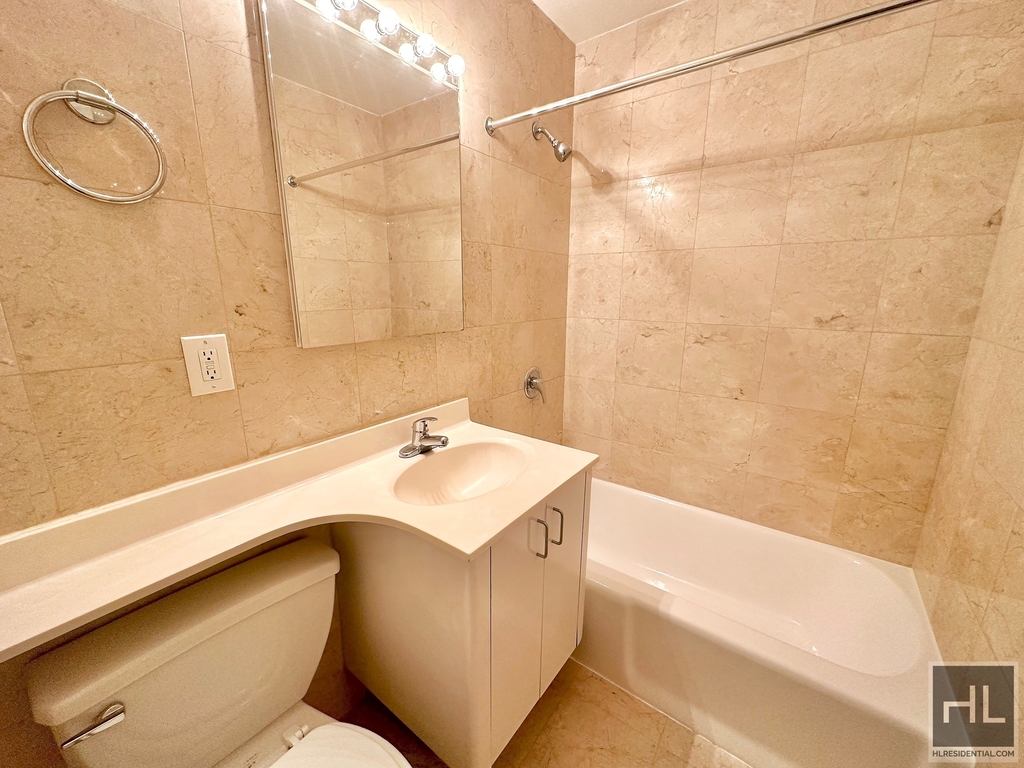 East 49 Street - Photo 3