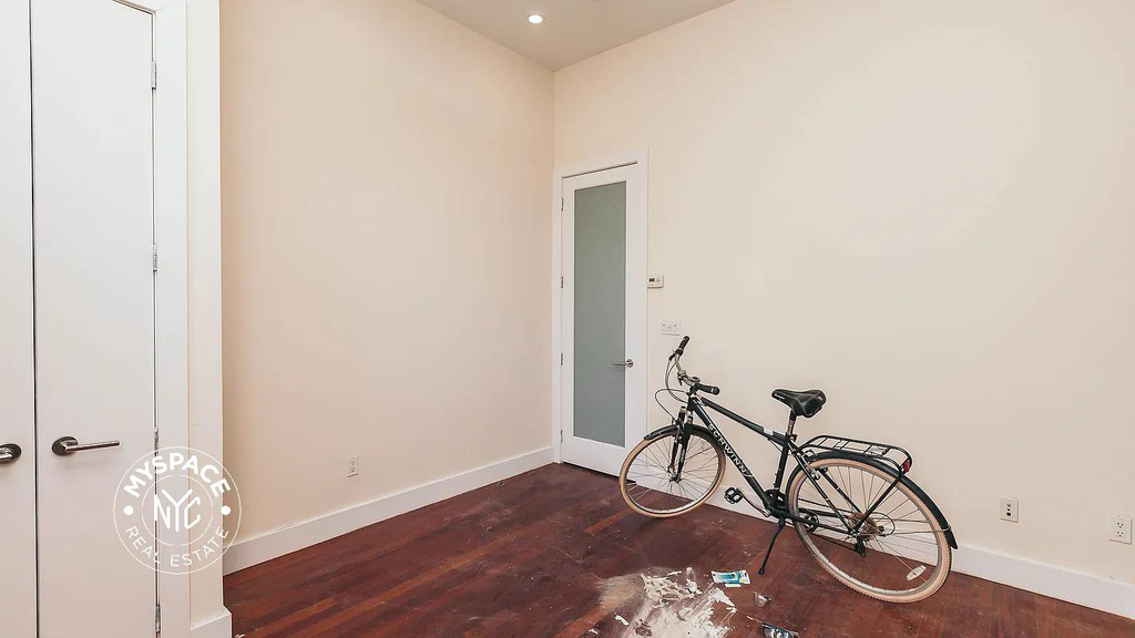 179 Knickerbocker Avenue - Photo 3