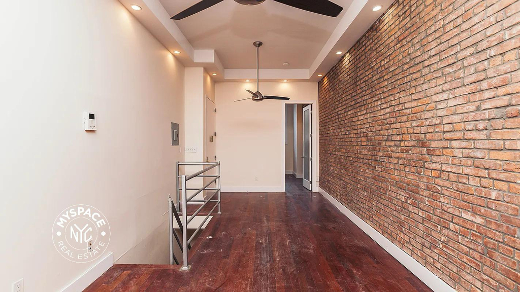 179 Knickerbocker Avenue - Photo 0