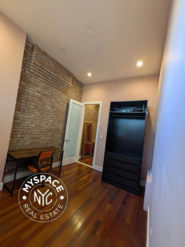 179 Knickerbocker Avenue - Photo 9