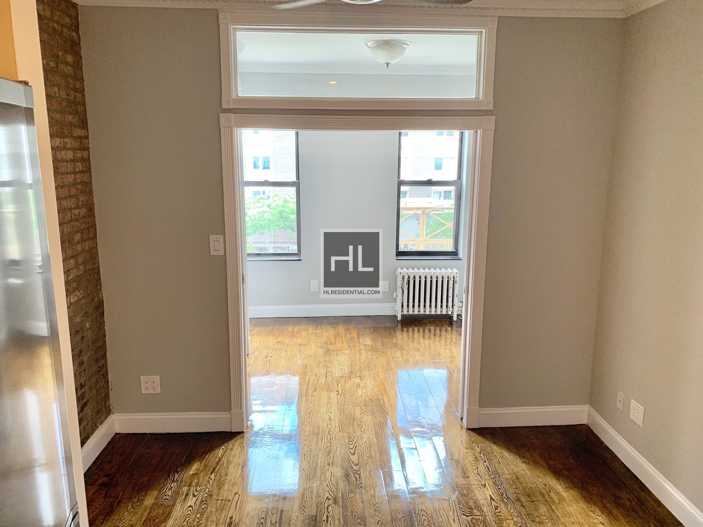 10 Avenue - Photo 4