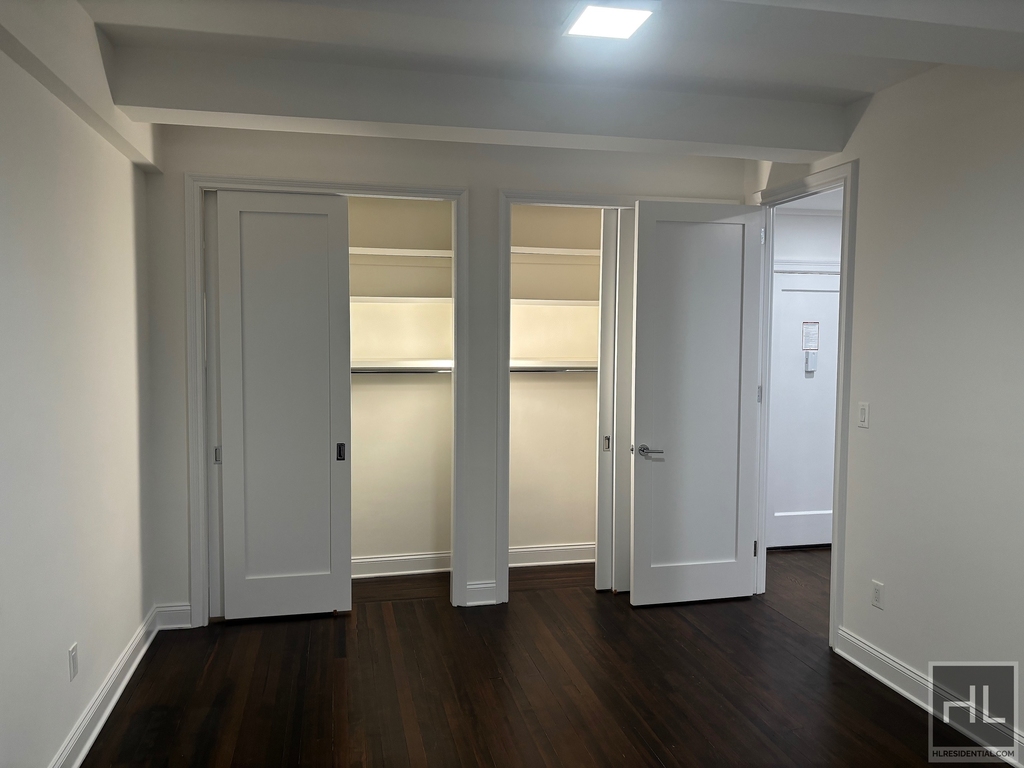 West 55 Street - Photo 1