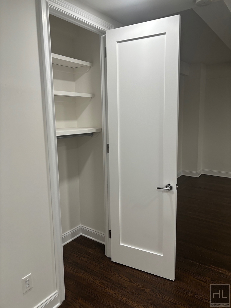 West 55 Street - Photo 3