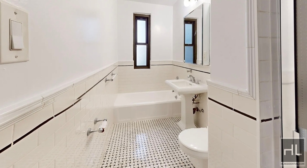 East 56 Street - Photo 8