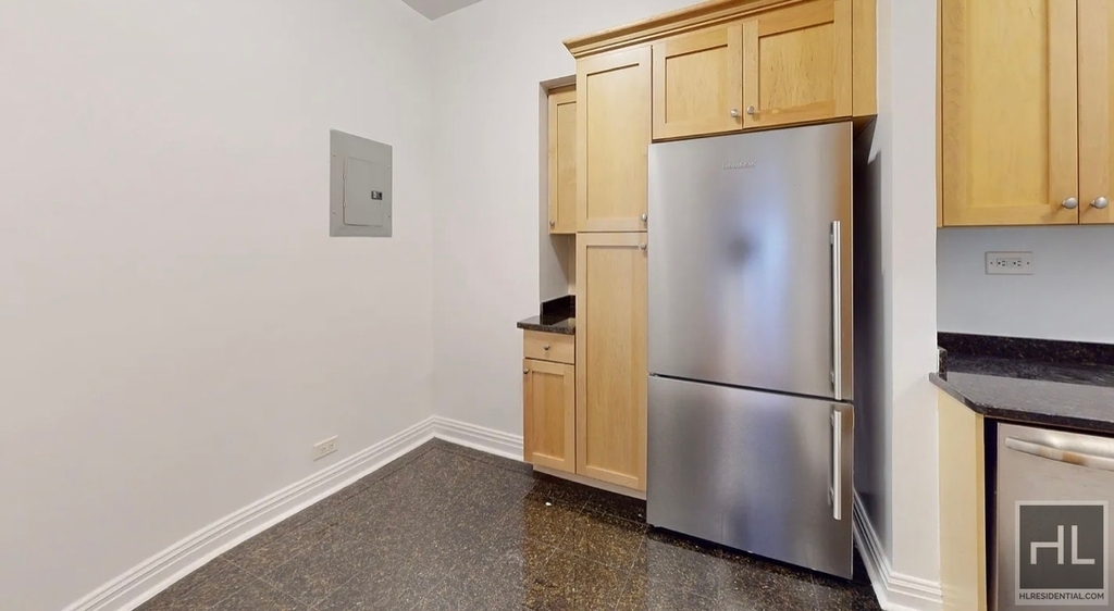 East 56 Street - Photo 7