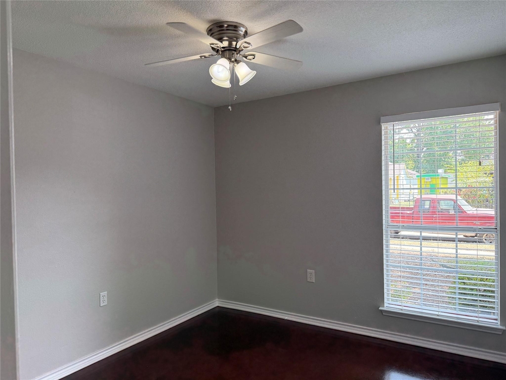 1007 Shaw Street - Photo 6