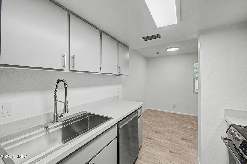 5984 N 48th Avenue - Photo 13