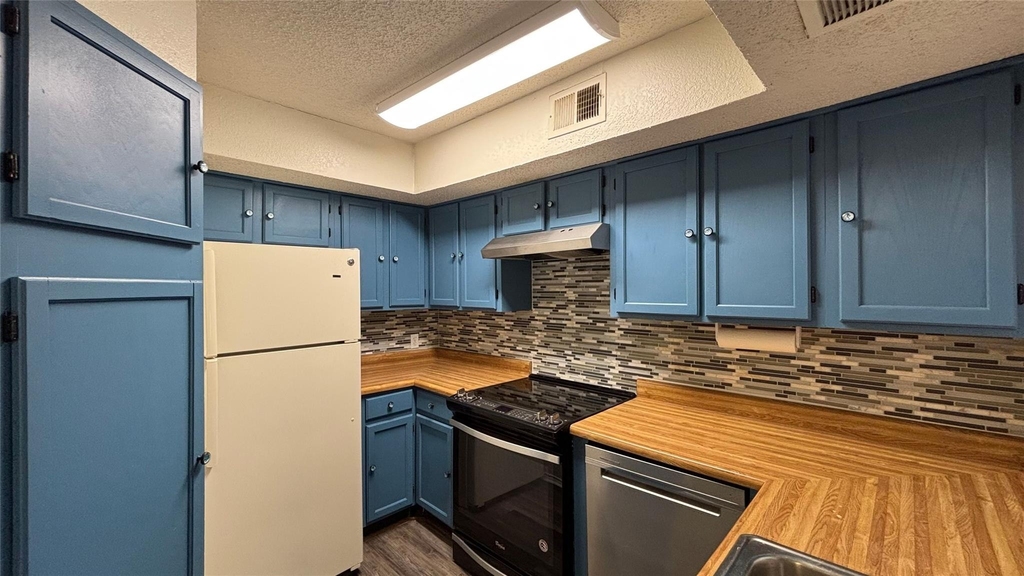 2301 Basil Drive - Photo 3