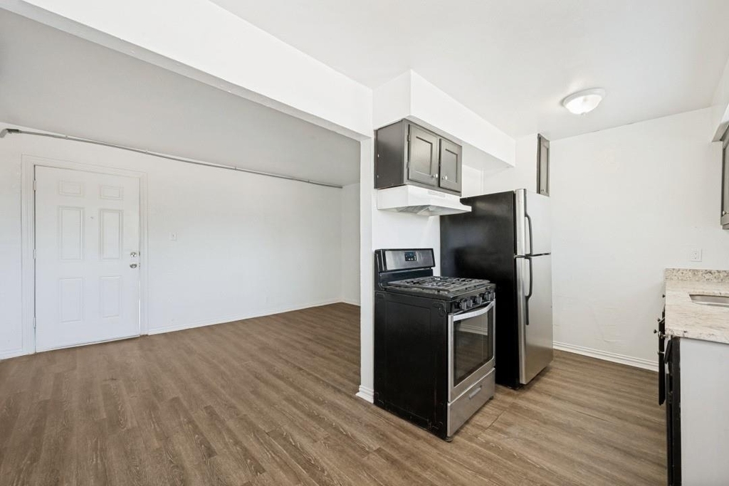 2701 Hemphill Street - Photo 0