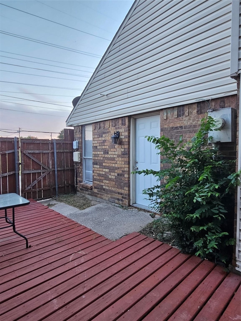 2066 Embassy Way - Photo 5