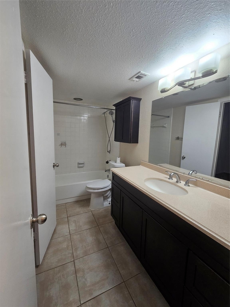 2066 Embassy Way - Photo 18