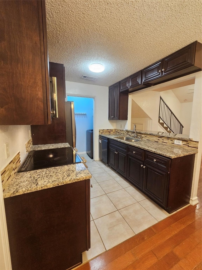 2066 Embassy Way - Photo 14