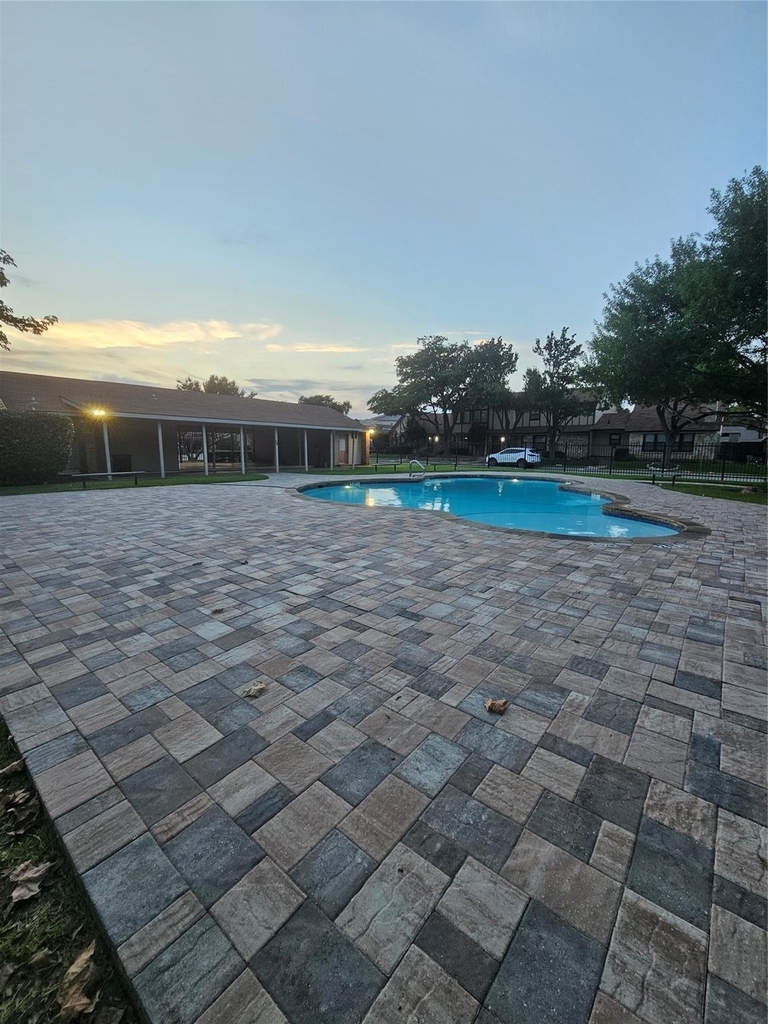 2066 Embassy Way - Photo 34
