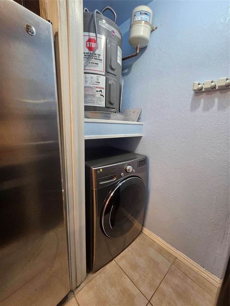 2066 Embassy Way - Photo 15