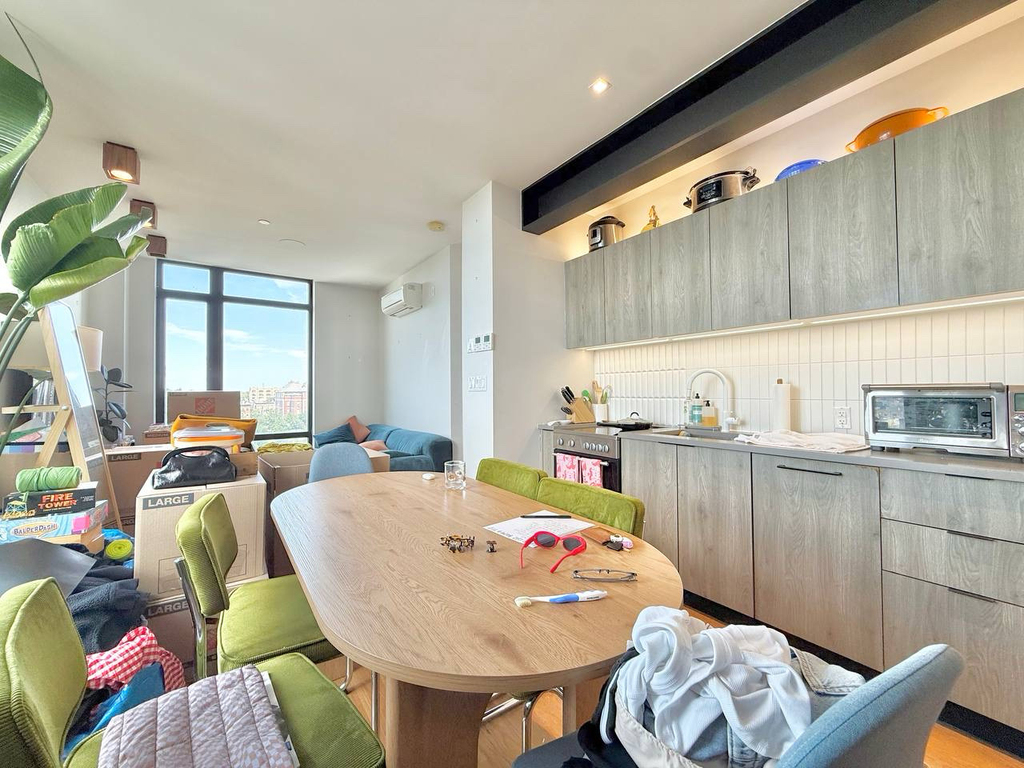 1141 Willoughby Avenue - Photo 3
