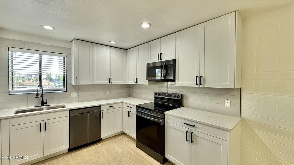 1840 W Thomas Road - Photo 1