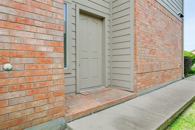 5824 Melanie Court - Photo 2