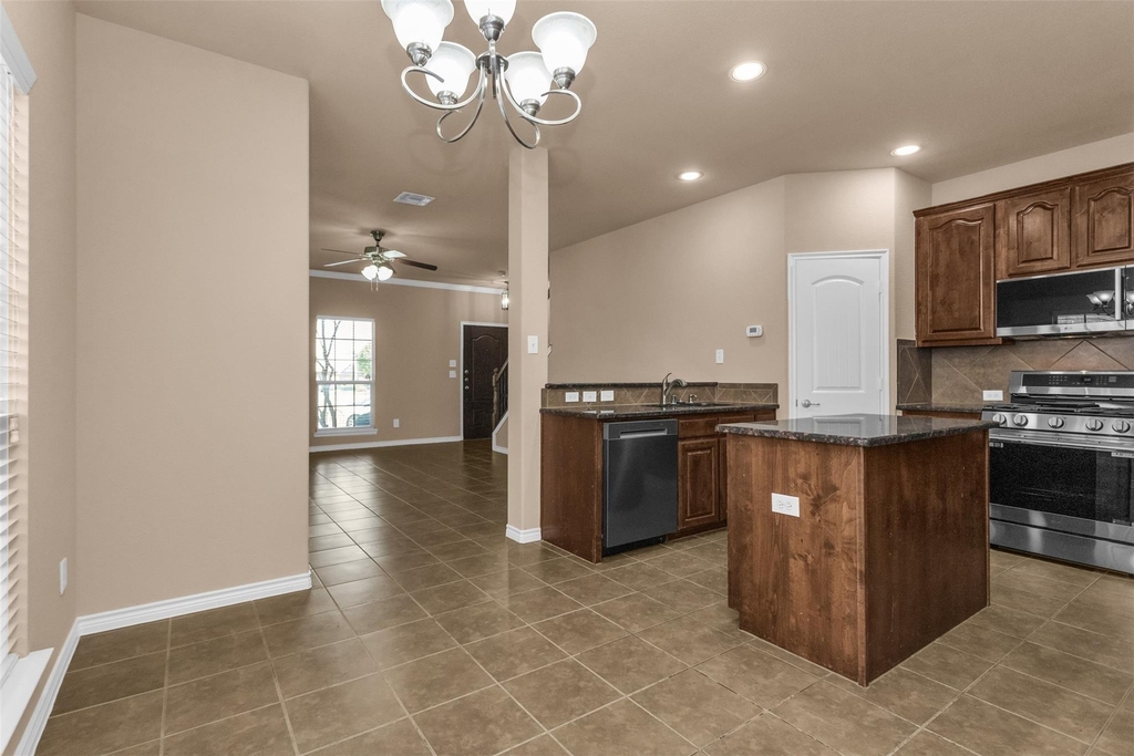 4924 Stray Creek Lane - Photo 10