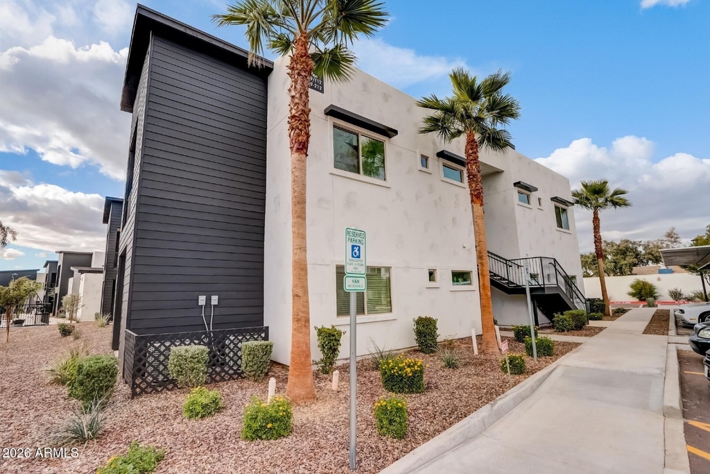 9160 N 67th Avenue - Photo 4