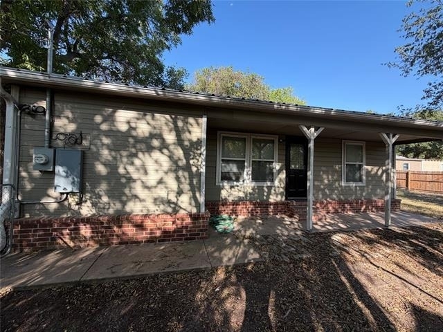 979 W Pecan Street - Photo 2