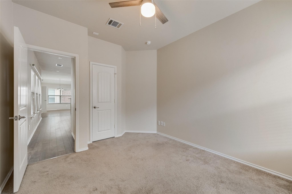 1077 Hampton Bay Drive - Photo 17