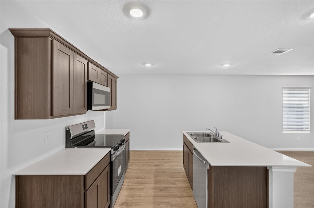 1153 Northfield Drive - Photo 3
