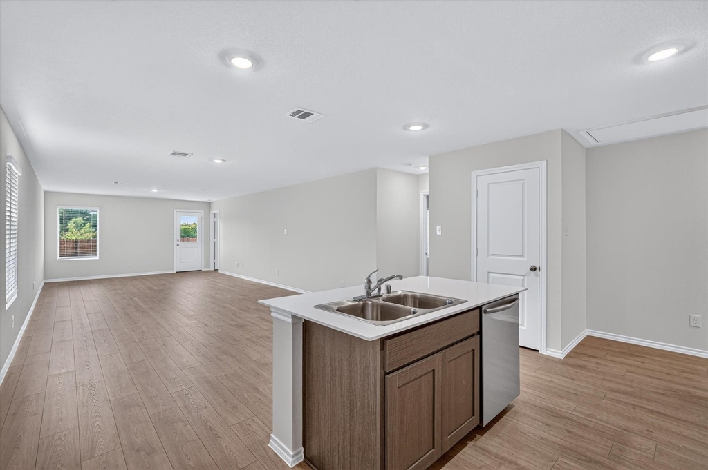 1153 Northfield Drive - Photo 7