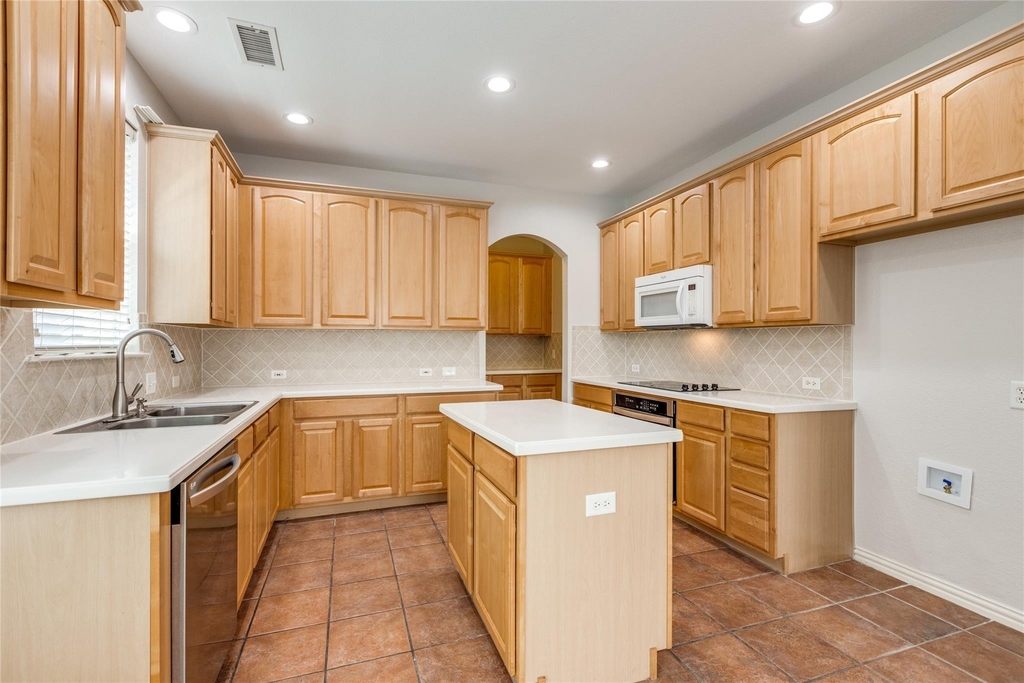 3401 Maddock Drive - Photo 6
