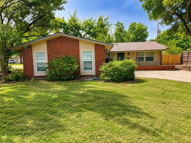 901 Melrose Drive - Photo 1