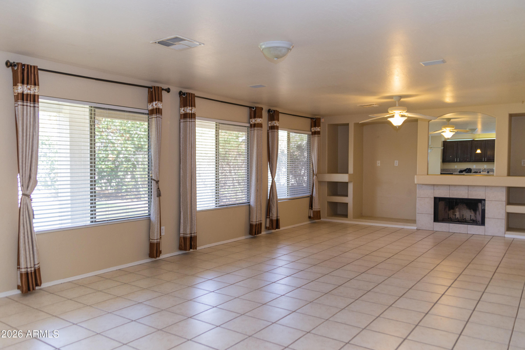 720 W Hancock Avenue - Photo 6