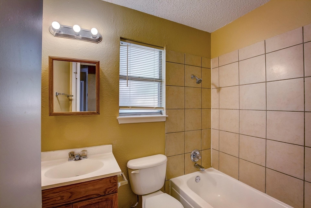2700 S Adams Street - Photo 16