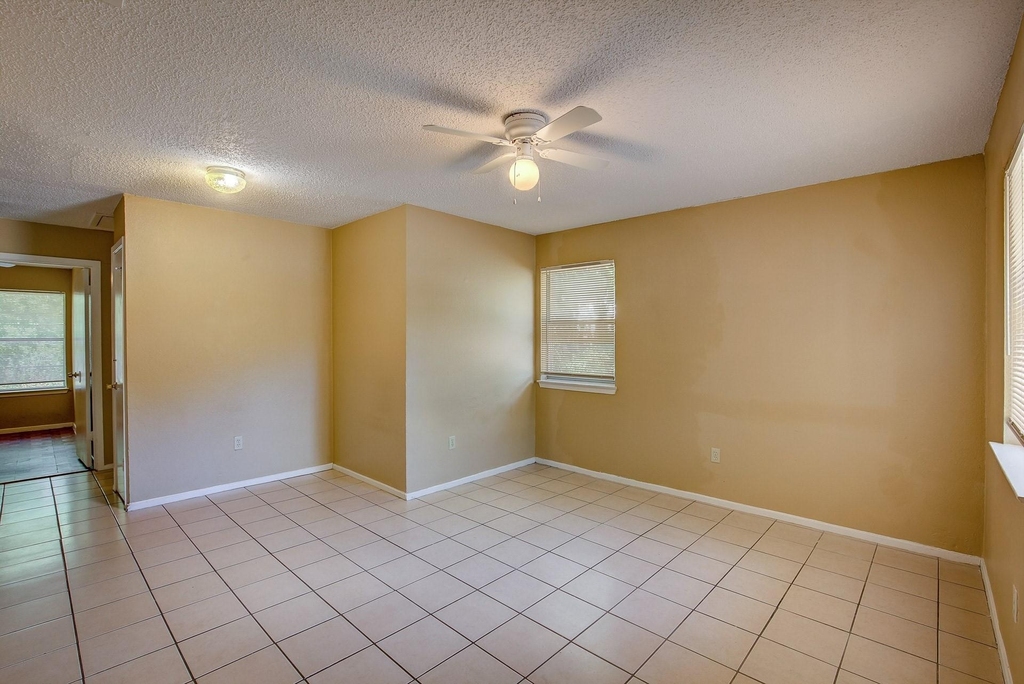 2700 S Adams Street - Photo 4