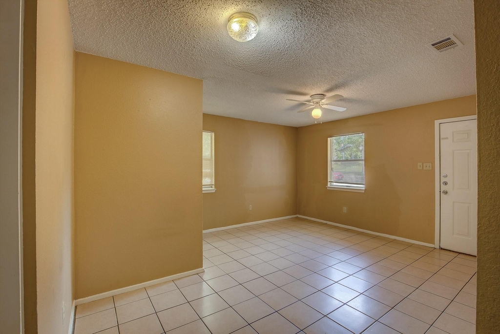 2700 S Adams Street - Photo 7