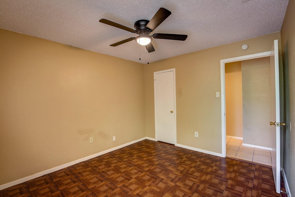 2700 S Adams Street - Photo 15